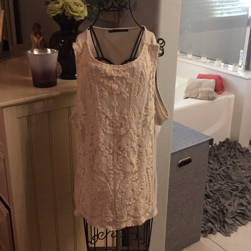 Cream lace long tank top so cute for layering!